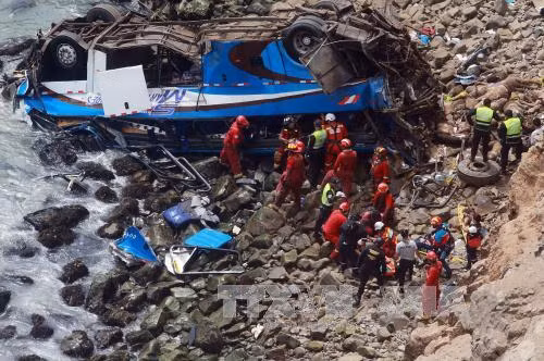 Peru: Xe buýt rơi xuống vực, 36 người thiệt mạng ảnh 1