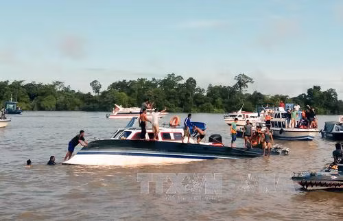 Ba ngày diễn ra hai vụ lật tàu tại Indonesia, 22 người thiệt mạng ảnh 1