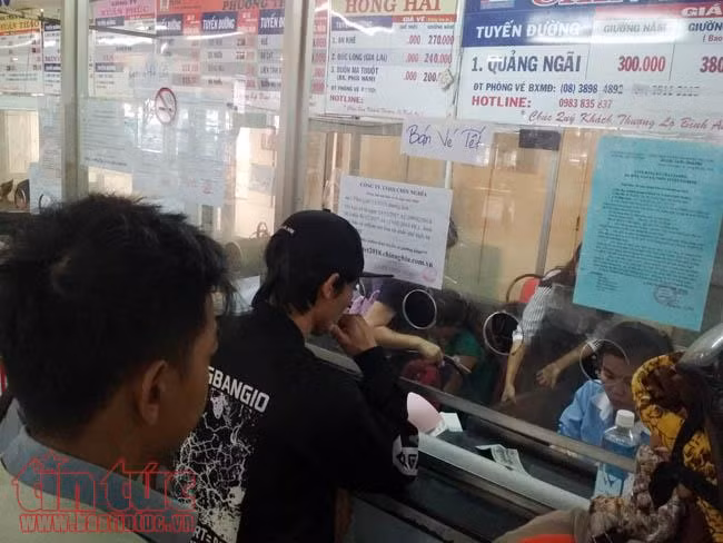 Bến xe Miền Đông vắng khách trong ngày đầu mở bán vé Tết Nguyên đán 2018 ảnh 4