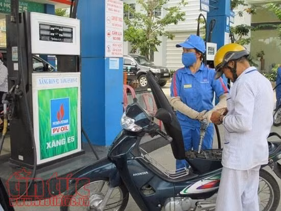 Người tiêu dùng vẫn đang 'thăm dò' xăng E5 ảnh 1