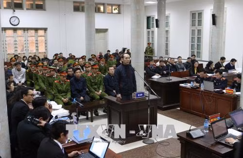 Chùm ảnh: Ngày thứ hai xét xử Trịnh Xuân Thanh và đồng phạm ảnh 8