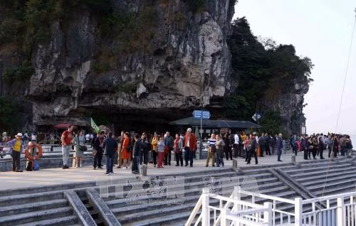 Quảng Ninh kỳ vọng đón 12 triệu lượt khách trong Năm du lịch Quốc gia 2018 ảnh 2