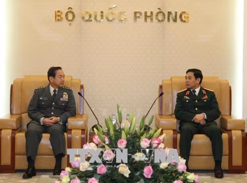Thượng tướng Phan Văn Giang tiếp Tham mưu trưởng Lực lượng Tự vệ mặt đất Nhật Bản ảnh 1