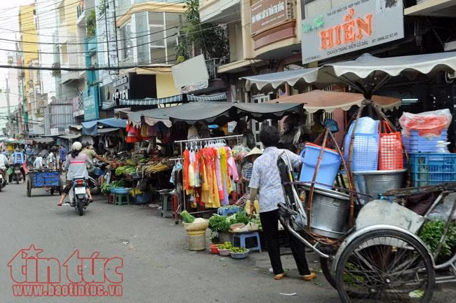 Vỉa hè quận 1 bát nháo sau khi ông Đoàn Ngọc Hải có đơn từ chức ảnh 10