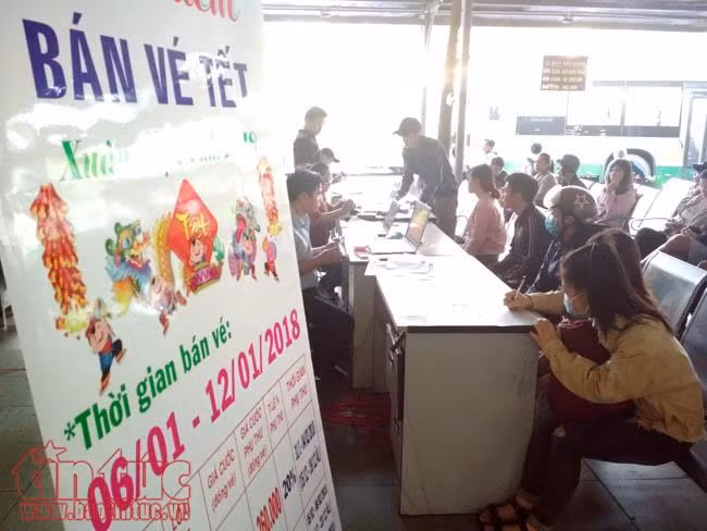 Bến xe Miền Đông vắng khách trong ngày đầu mở bán vé Tết Nguyên đán 2018 ảnh 1