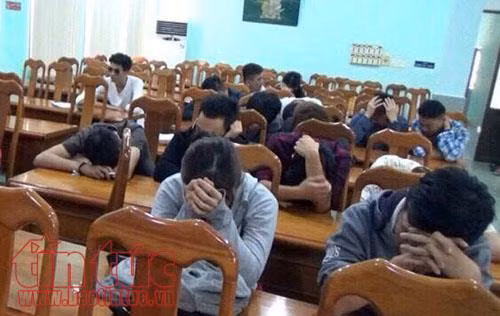 Triệt phá ổ đánh bài Poker chuyên mồi chài doanh nhân, đặt cược lên tới 100 triệu đồng/ván ảnh 4