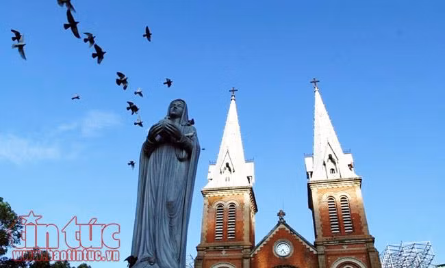 TP Hồ Chí Minh thanh bình trong ngày đầu năm mới 2018 ảnh 8
