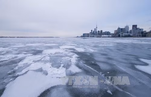 Giá rét kỷ lục tiếp diễn tại Canada, vận tải hàng không hỗn loạn ảnh 1