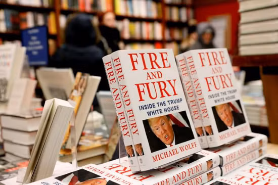 Cuốn sách về Tổng thống Trump bán chạy nhất trên Amazon ảnh 1