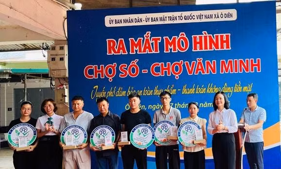 Mô hình chợ số tại xã Ôn Diên