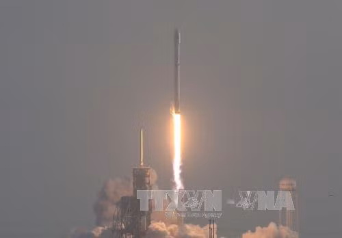 SpaceX phóng thành công vệ tinh với tên lửa đẩy tái sử dụng ảnh 1