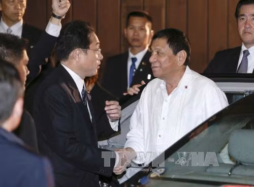 Tổng thống Philippines công du Nhật Bản trước khi đón ông Trump ảnh 1