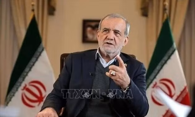 Iran tuyên bố không khuất phục trước sức ép của Mỹ