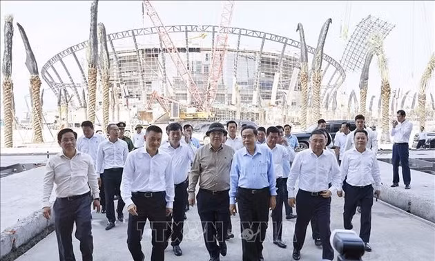 Chủ tịch Quốc hội Trần Thanh Mẫn kiểm tra tiến độ các công trình phục vụ Hội nghị cấp cao APEC