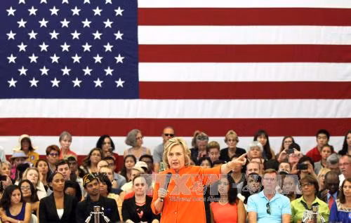 Uy tín bà Hillary Clinton giảm sút trước thềm bầu cử ảnh 1