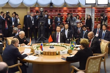 Cần hiểu đúng về khối BRICS ảnh 1