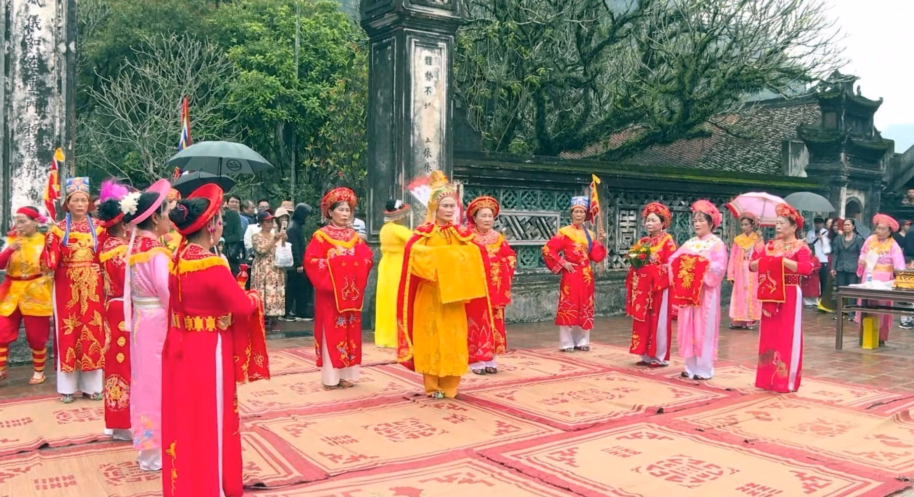 potal-le-hoi-hoa-lu-ton-vinh-nhung-ban-sac-van-hoa-truyen-thong-7964939.jpg