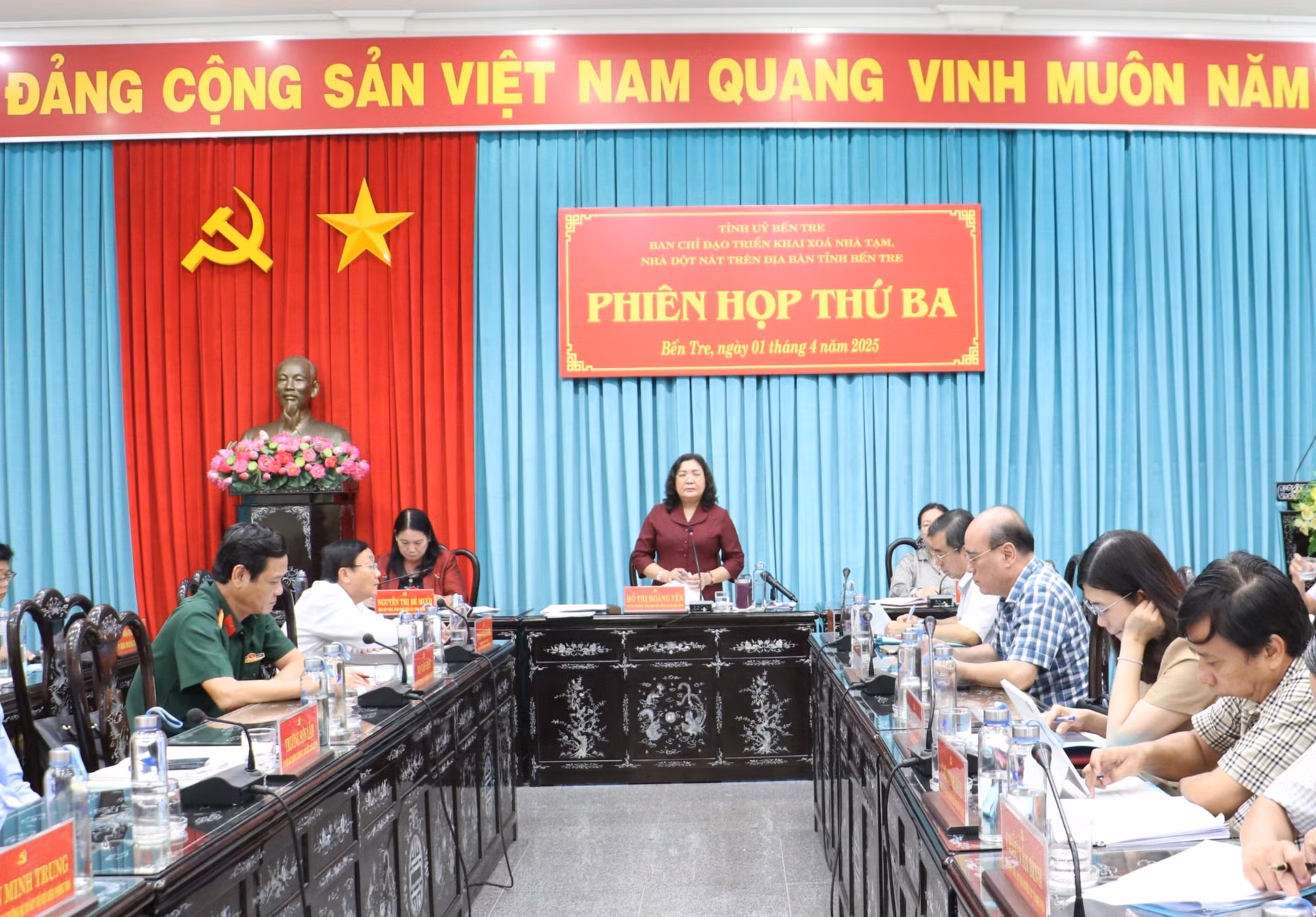 potal-ben-tre-vuot-kho-tang-toc-xoa-nha-tam-nha-dot-nat-tren-dia-ban-tinh-7946936.jpg