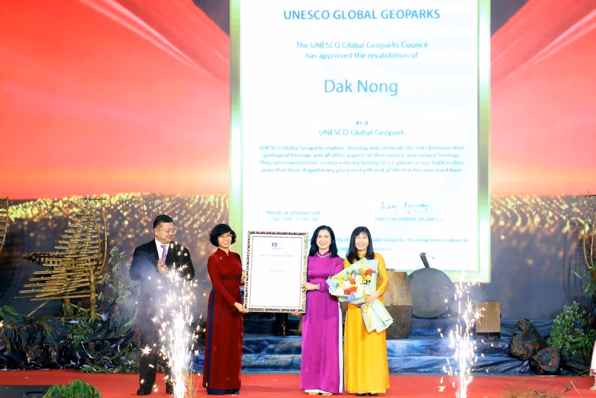 potal-dak-nong-don-nhan-danh-hieu-cong-vien-dia-chat-toan-cau-unesco-lan-thu-2-205919984-7777472.jpg