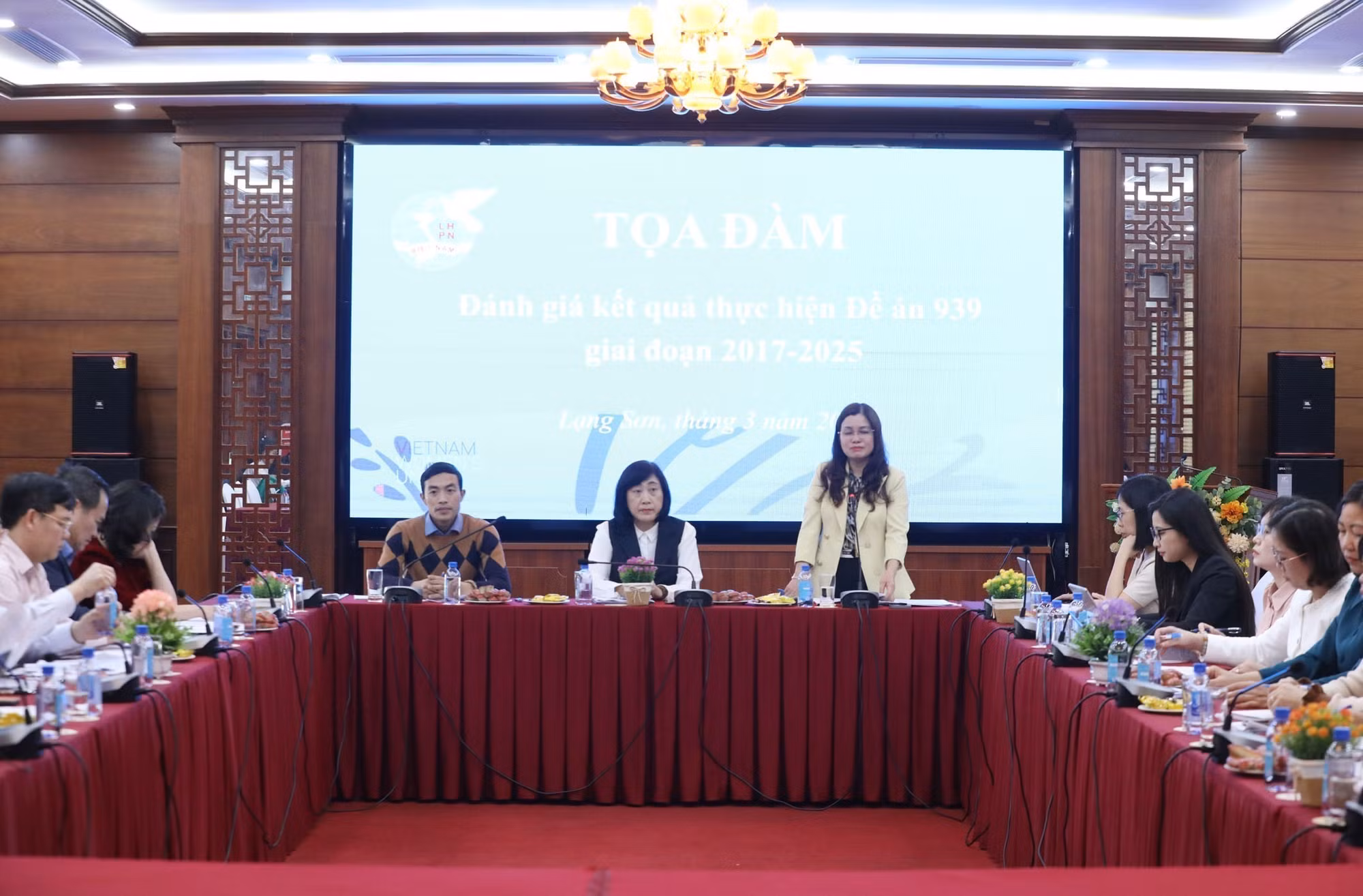 potal-toa-dam-danh-gia-ket-qua-thuc-hien-de-an-ho-tro-phu-nu-khoi-nghiep-giai-doan-2017-2025-tinh-lang-son-7930643.jpg