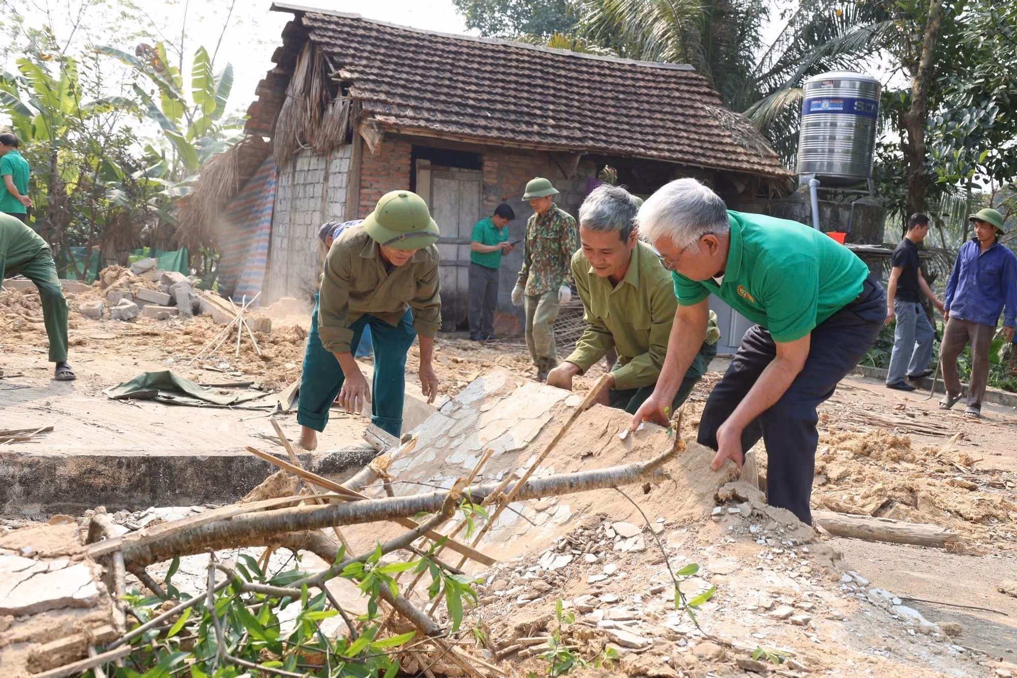 potal-tuyen-quang-phan-dau-hoan-thanh-xoa-nha-tam-nha-dot-nat-dung-tien-do-7931945.jpg
