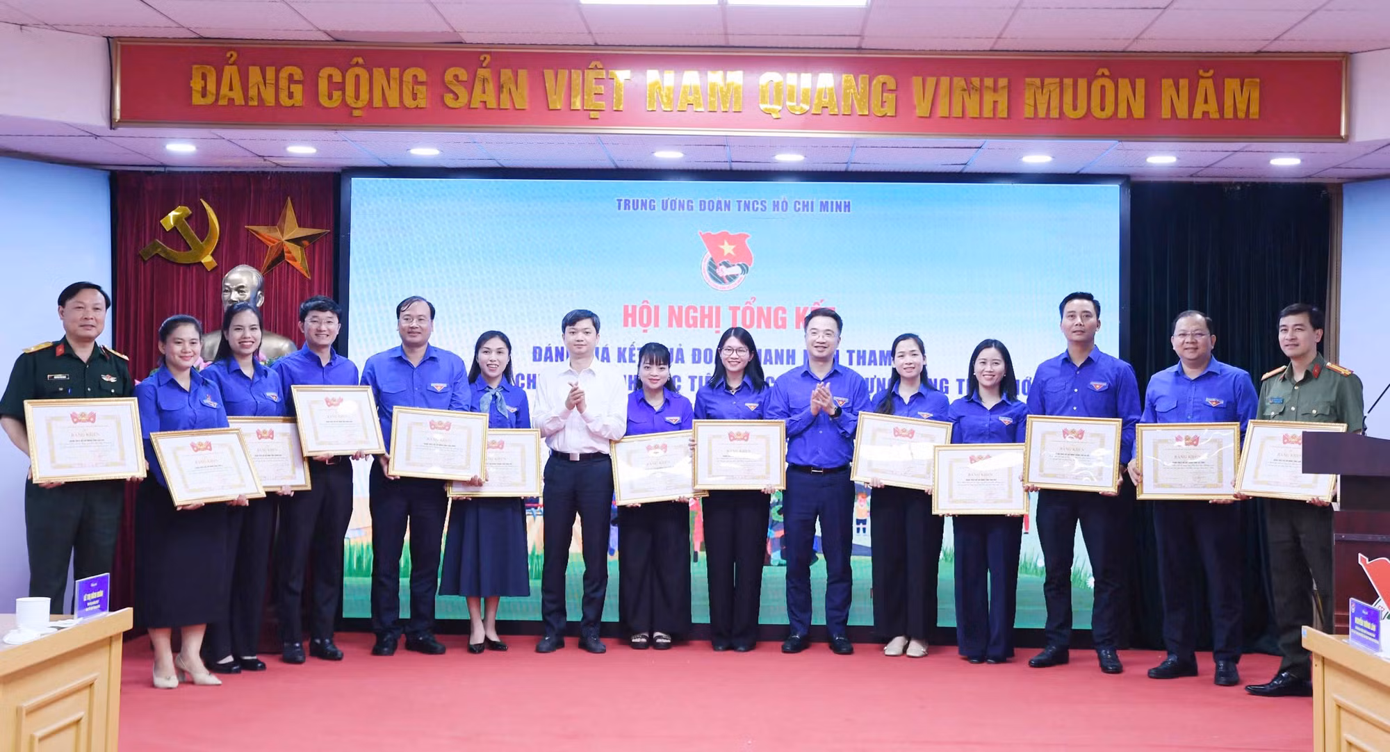 potal-danh-gia-ket-qua-doan-thanh-nien-tham-gia-chuong-trinh-xay-dung-nong-thon-moi-giai-doan-2021-2025-7979008.jpg