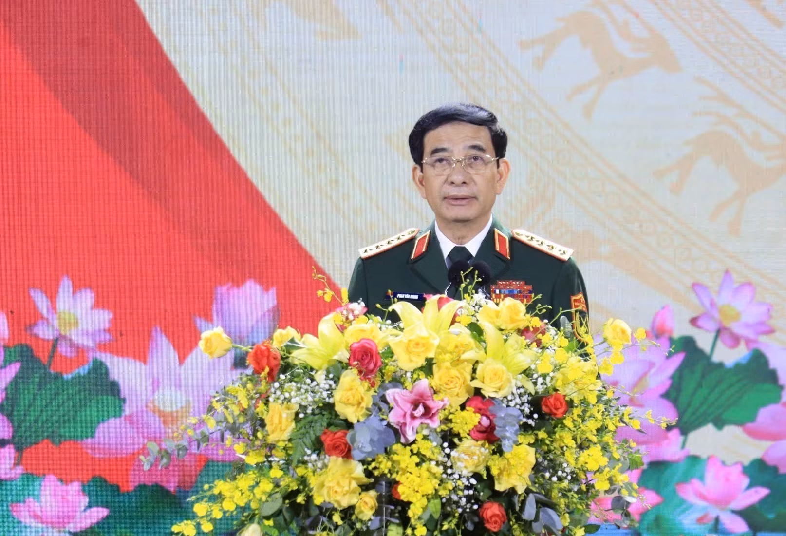 potal-nhieu-lanh-dao-dang-nha-nuoc-tham-du-le-ky-niem-50-nam-giai-phong-lam-dong-7952801.jpg