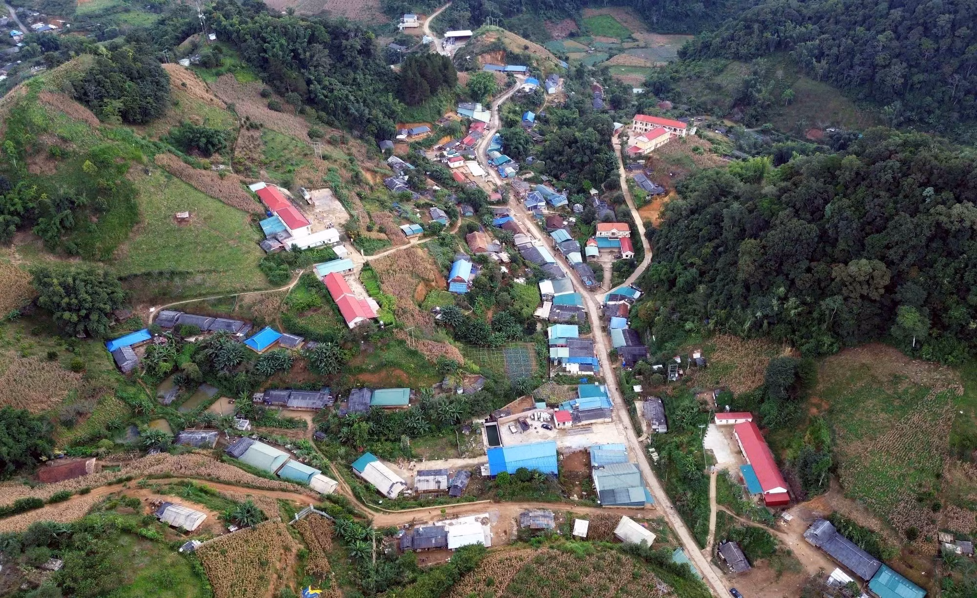 potal-bo-doi-bien-phong-son-la-ho-tro-nguoi-dan-vung-bien-thoat-ngheo-7106796.jpg