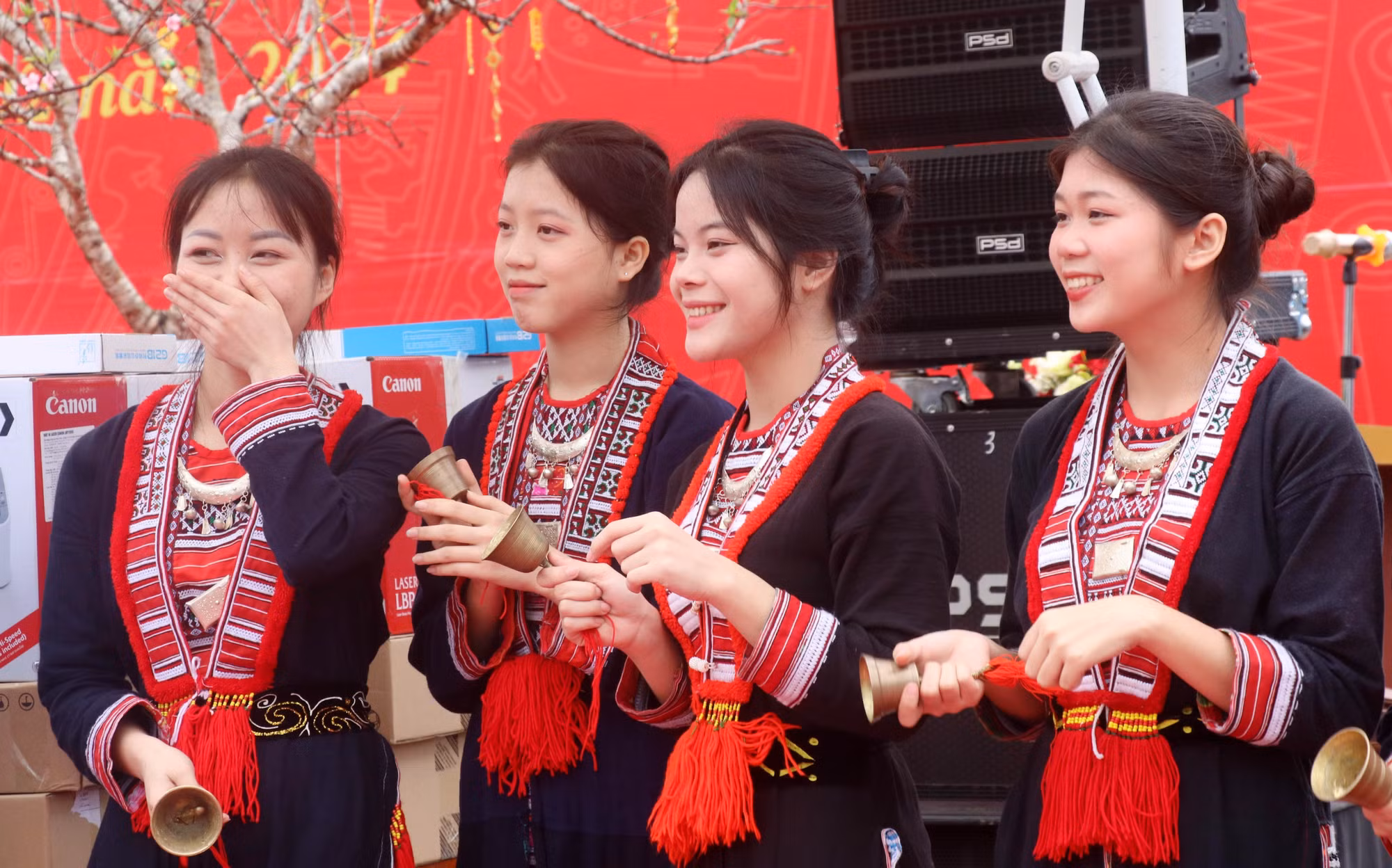 potal-xuan-som-tren-vung-dong-bao-thieu-so-mien-nui-tinh-quang-ninh-7210264.jpg