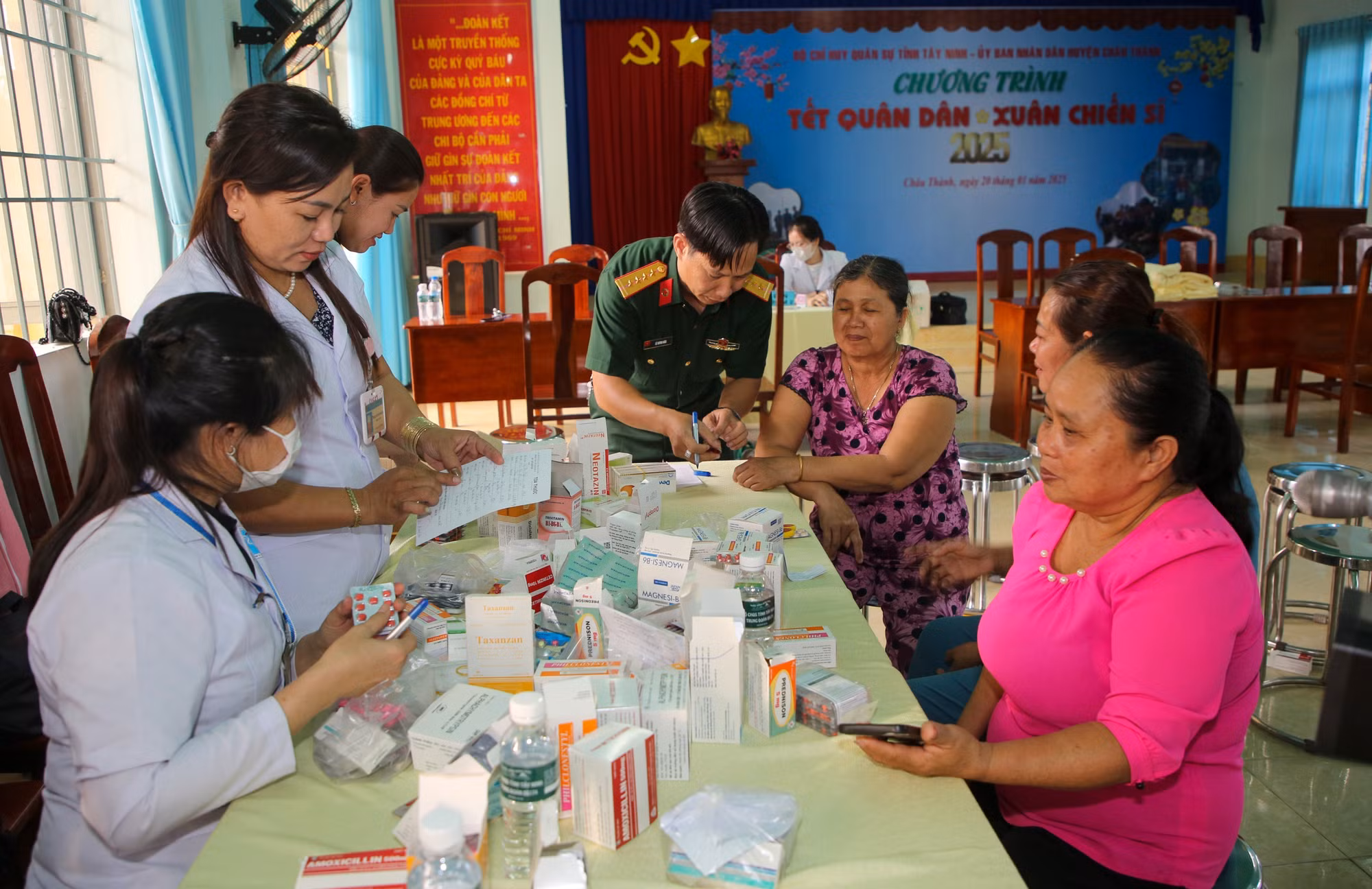 potal-tay-ninh-ron-rang-tet-quan-dan-xuan-chien-si-7817832.jpg