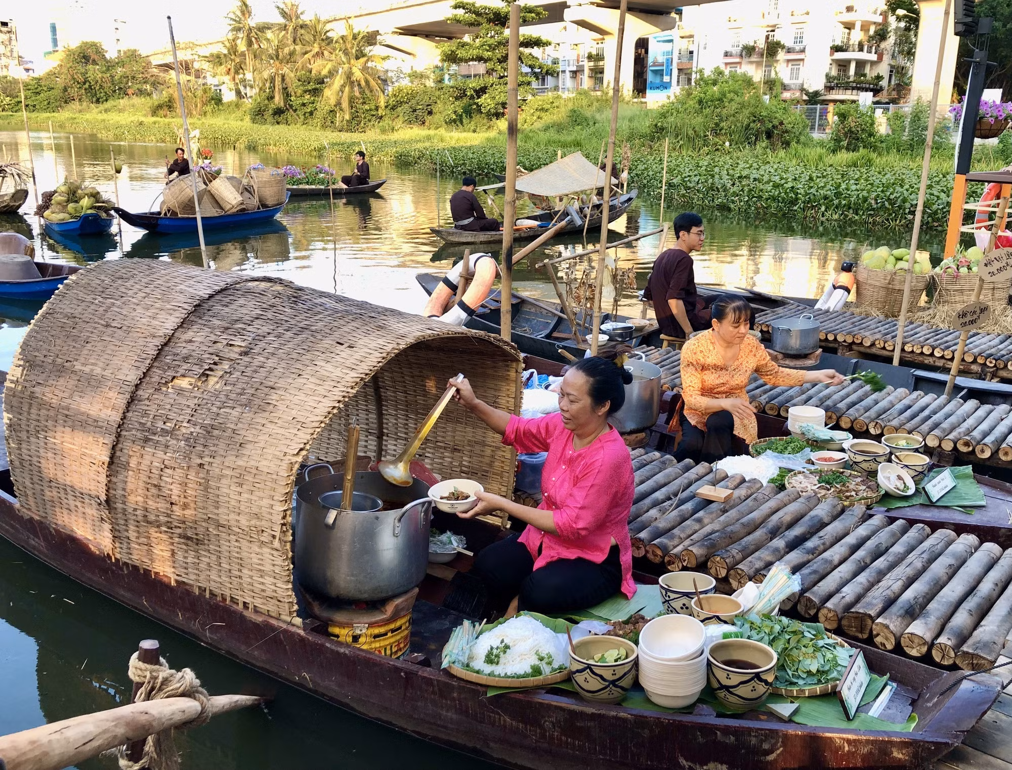 potal-hon-600-mon-an-vung-mien-hoi-tu-tai-le-hoi-van-hoa-am-thuc-mon-ngon-saigontourist-group-2025-7938284.jpg