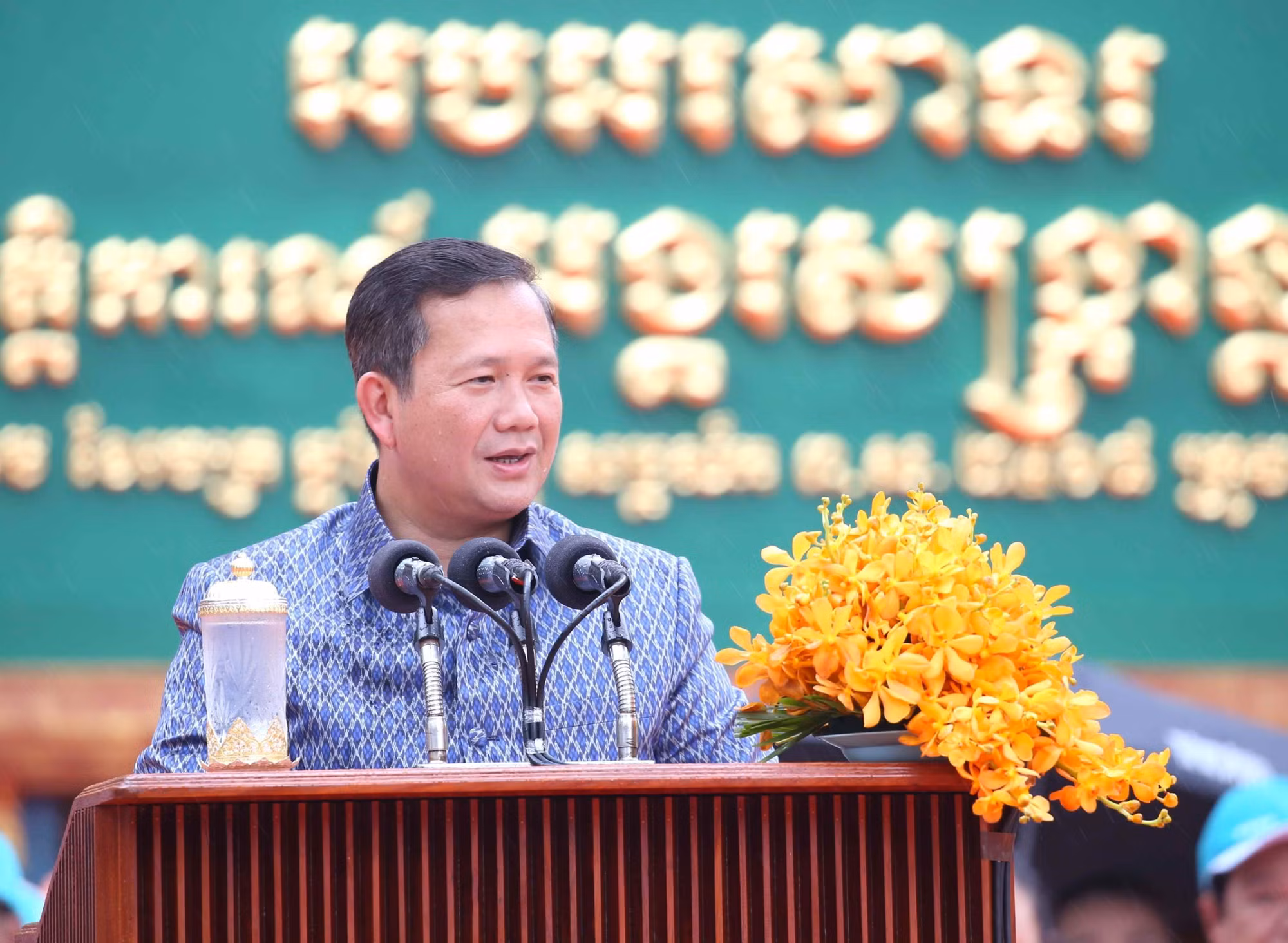 potal-sac-mau-angkor-sangkranta-2025-trong-dip-tet-co-truyen-o-campuchia-7976203.jpg