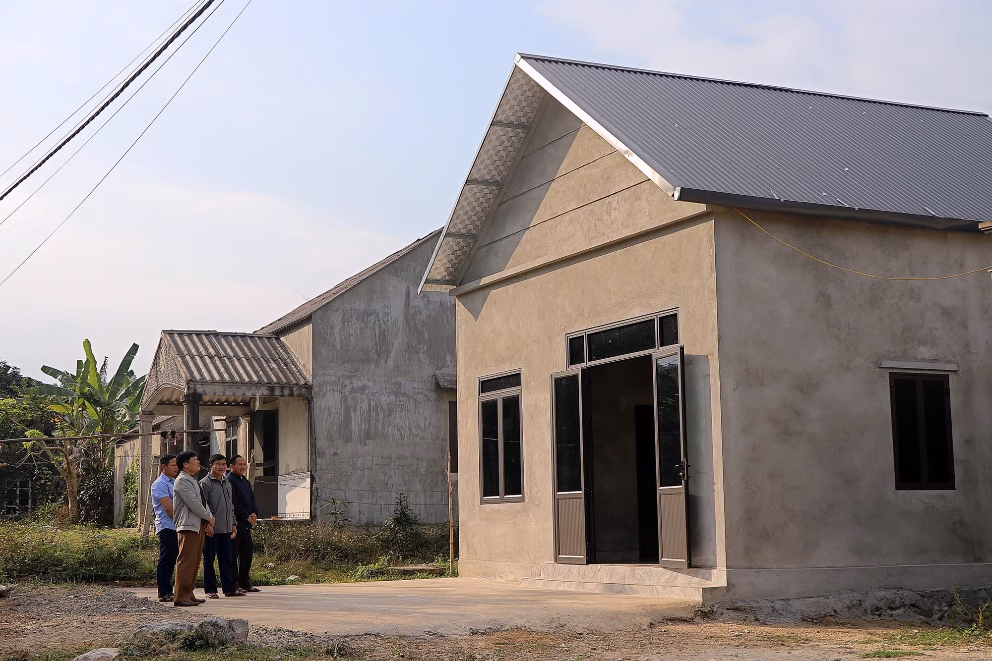 potal-hoa-binh-quyet-tam-hoan-thanh-chuong-trinh-xoa-nha-tam-nha-dot-nat-7775028.jpg