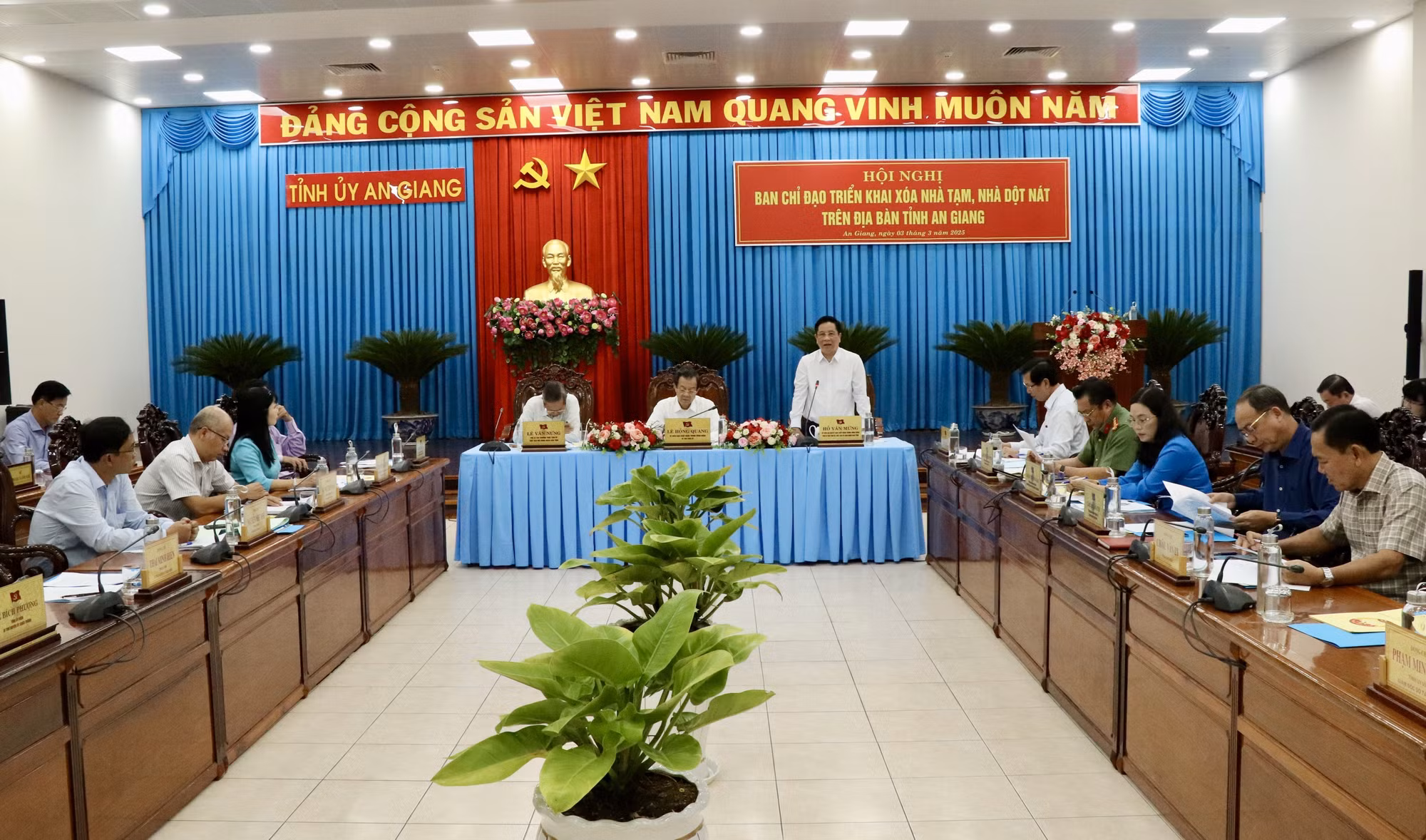 potal-an-giang-tap-trung-xoa-nha-tam-nha-dot-nat-7884689.jpg