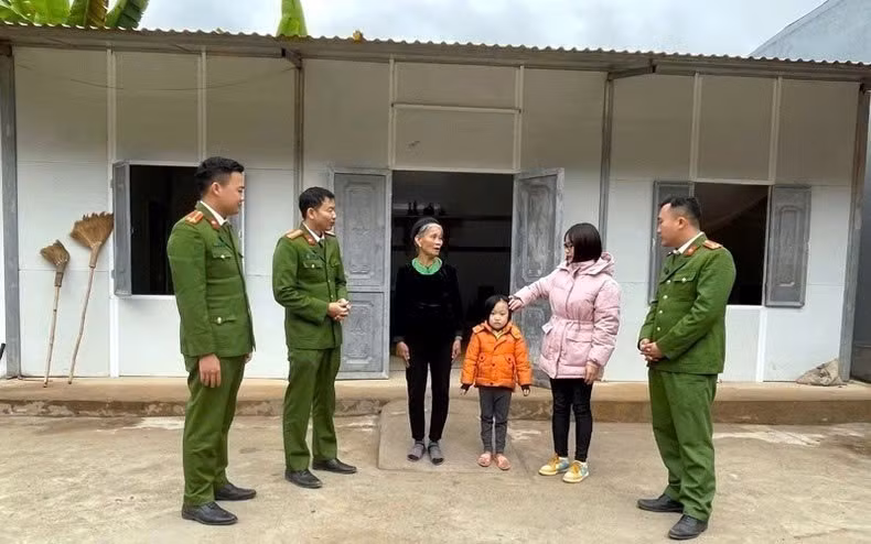 potal-tuyen-quang-xoa-nha-tam-nha-dot-nat-cho-hon-7000-ho-ngheo-7762850.jpg