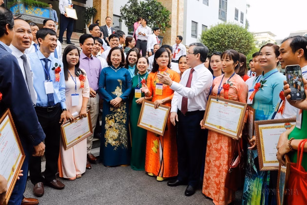potal-nong-dan-viet-nam-co-vai-tro-quan-trong-trong-su-nghiep-cong-nghiep-hoa-hien-dai-hoa-va-phat-trien-dat-nuoc-7650138.jpg