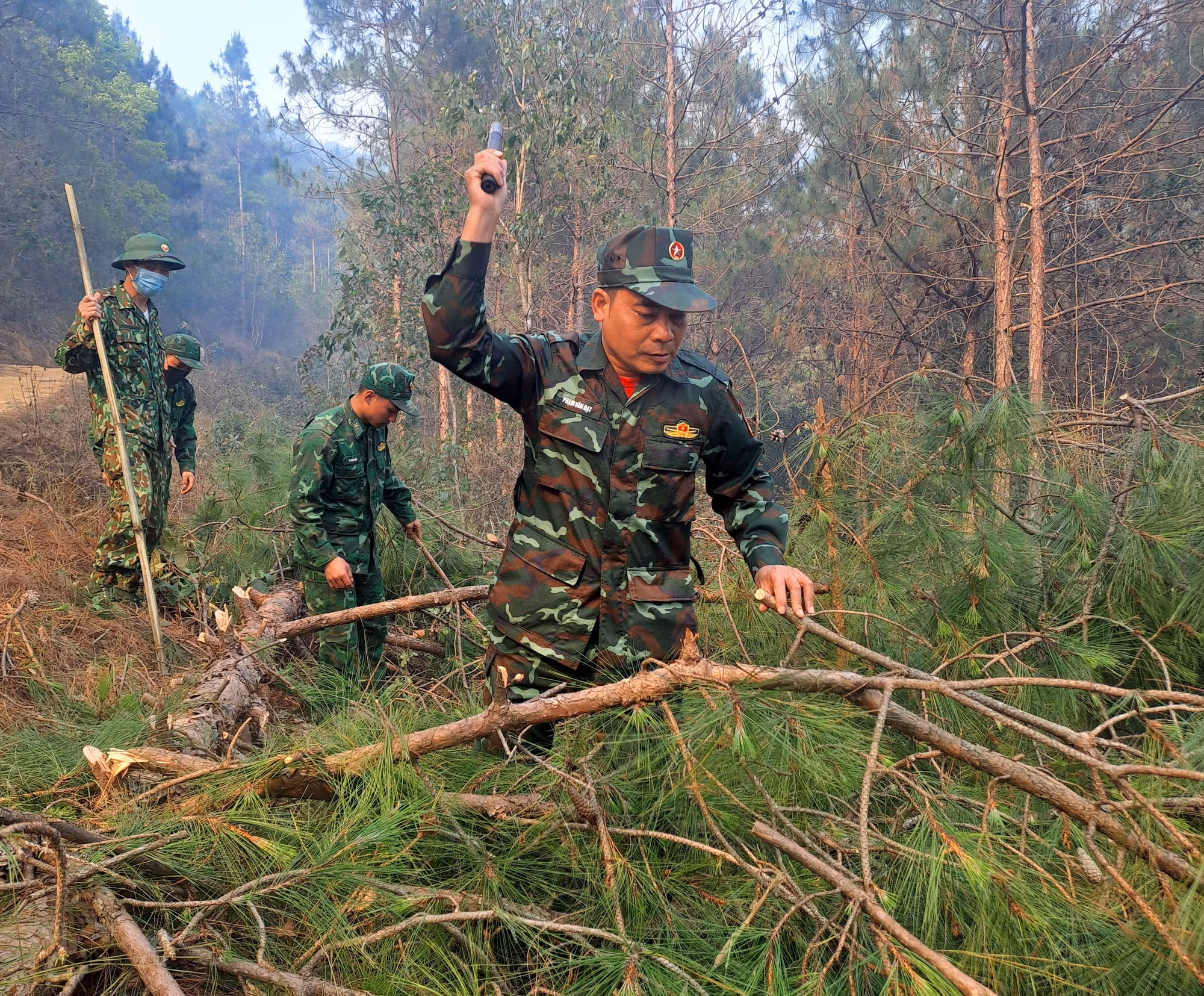 potal-khan-truong-chua-chay-rung-o-xa-ma-le-ha-giang-7952199.jpg
