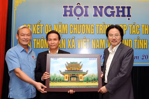 Tăng cường hợp tác thông tin giữa TTXVN và Đồng Nai ảnh 1