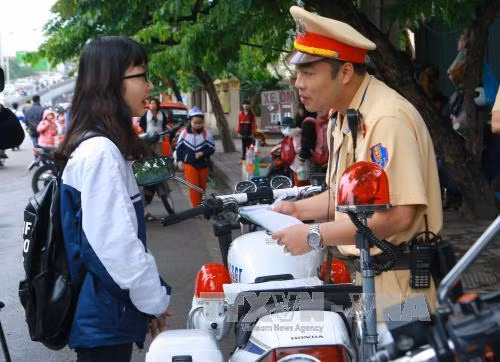 Hà Nội: Phạt nặng học sinh vi phạm luật giao thông ảnh 1