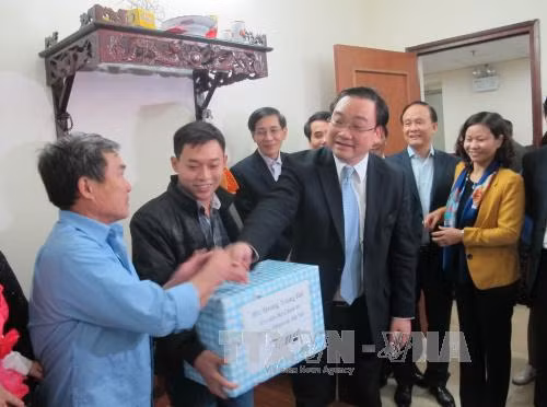 Cần chăm lo toàn diện đời sống người lao động tại các KCN ảnh 2