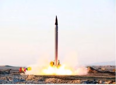 Iran phóng thử tên lửa đạn đạo ảnh 1