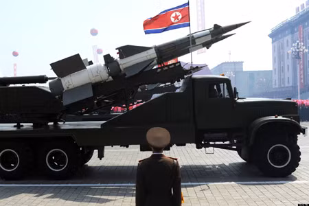 Triều Tiên cải tiến giàn phóng rocket đa nòng ảnh 1