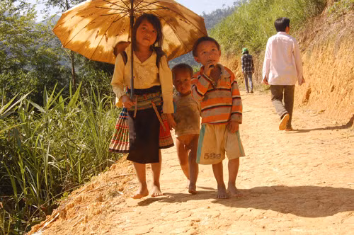 Thiếu sân chơi cho trẻ em vùng cao ảnh 6