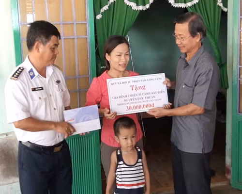 Sắt son tấm lòng hậu phương ảnh 1