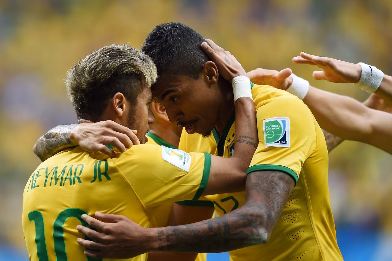 Neymar ghi bàn thắng 100 của World Cup 2014 trong trận thứ 100 của Brazil ảnh 1