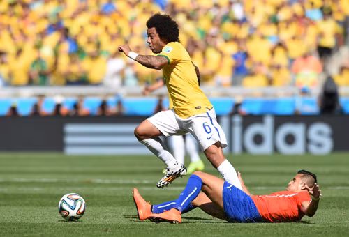 Brazil - Chile (3-2): Samba lạc nhịp, chủ nhà may mắn đi tiếp ảnh 1
