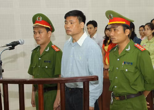 Y án 2 năm tù với Trương Duy Nhất ảnh 1