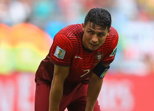 Ronaldo “gánh” cả Bồ Đào Nha ảnh 1