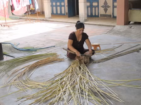 Làng nghề truyền thống trầy trật giữ nghề ảnh 2