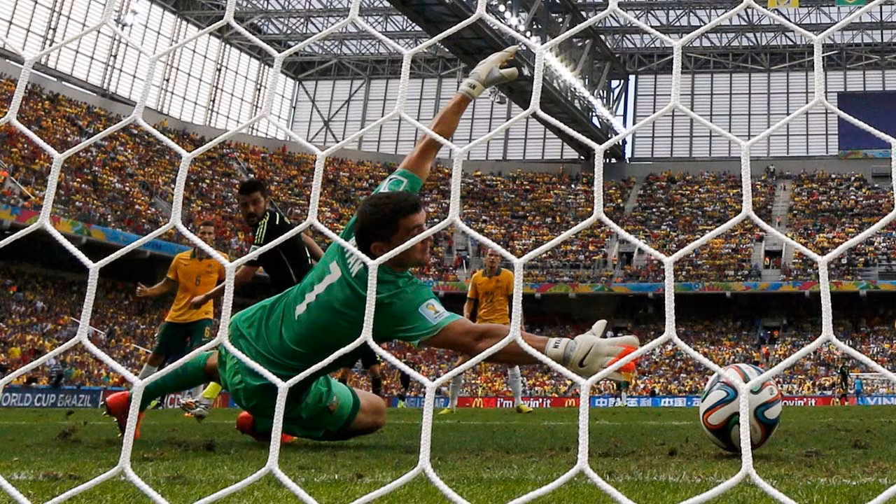 Vua phá lưới David Villa ghi bàn trong trận chia tay đội tuyển ảnh 1